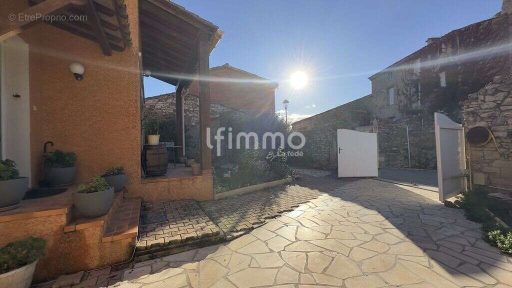 Maison à SAINTE-VALIERE