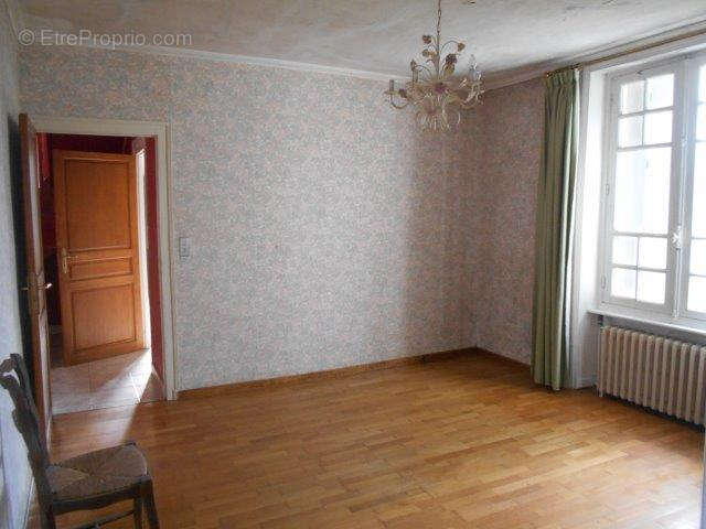 Maison à PLUSSULIEN