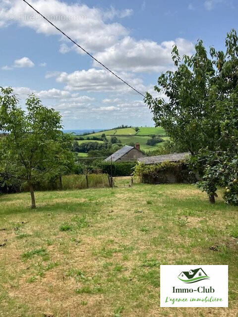 Maison à SAINT-LEGER-DE-FOUGERET