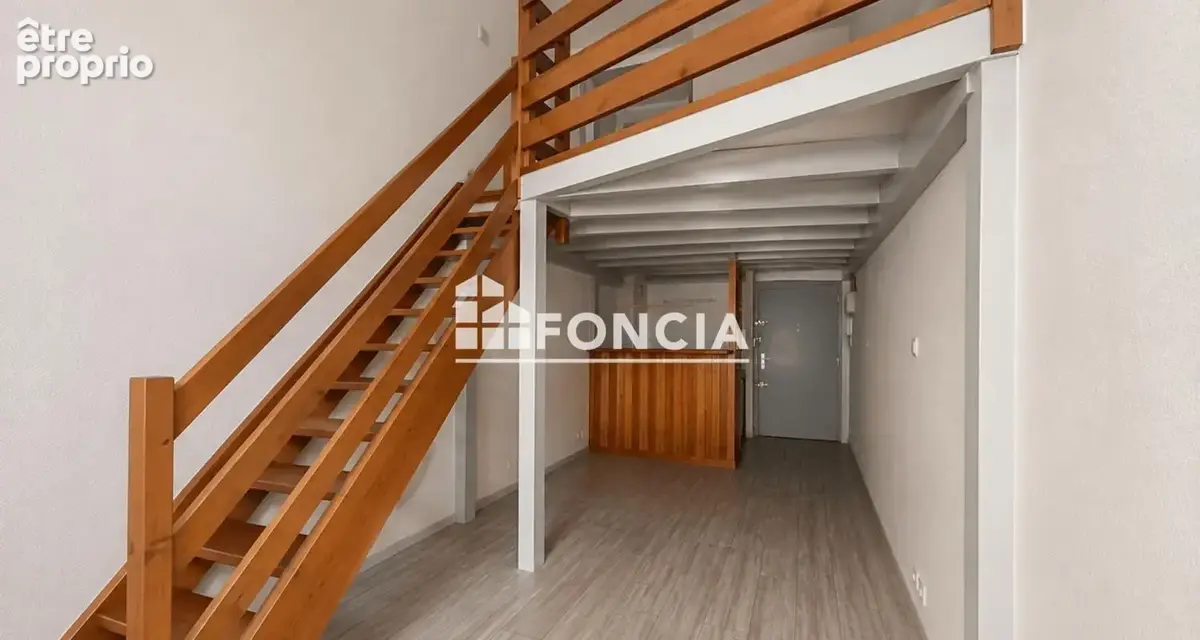 Grand T1 bis avec une mezzanine dans l'ancien - photo 3