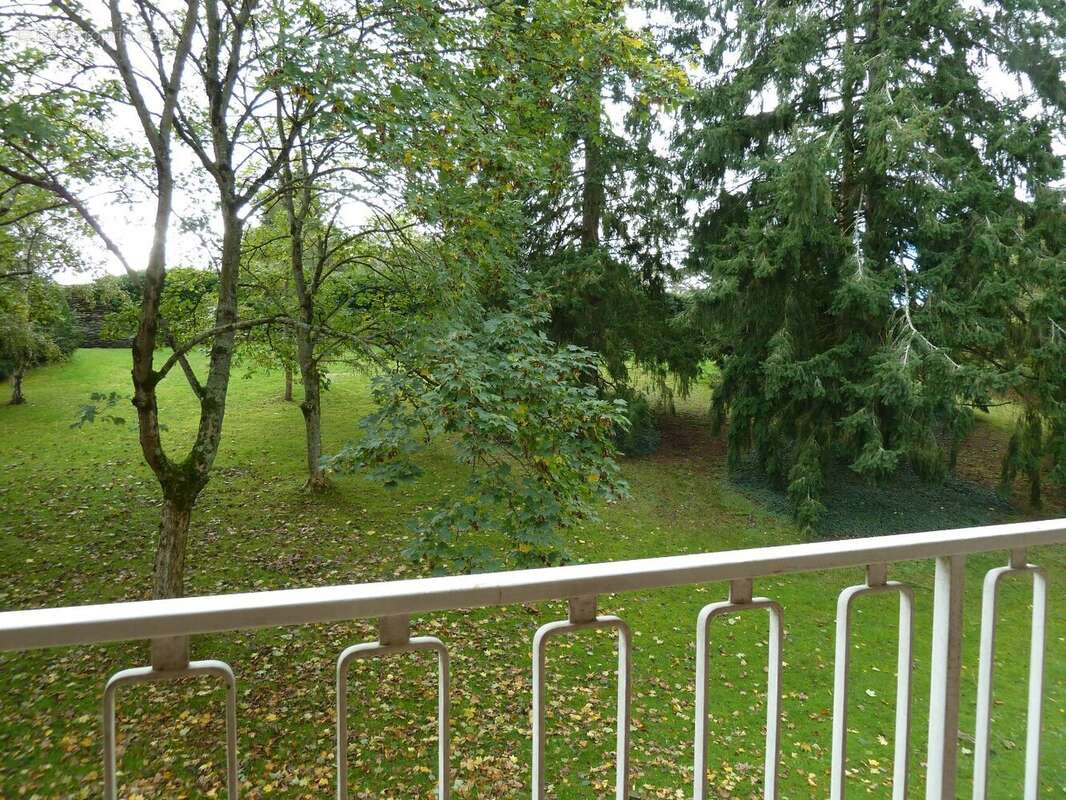 Appartement à AVRILLE