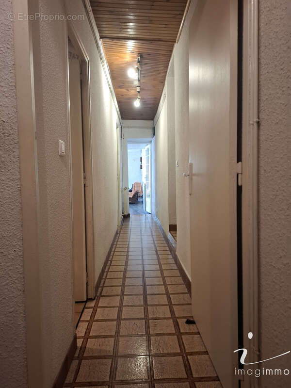 Rare maison de village de type 4 avec cours et garage de 60 m2 ! - photo 9