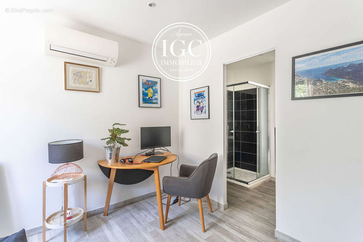 A VENDRE _ Très bel appartement de 68.87 m² avec jardin et terrasse , et garage proche mer à Carry-le-Rouet - photo 14