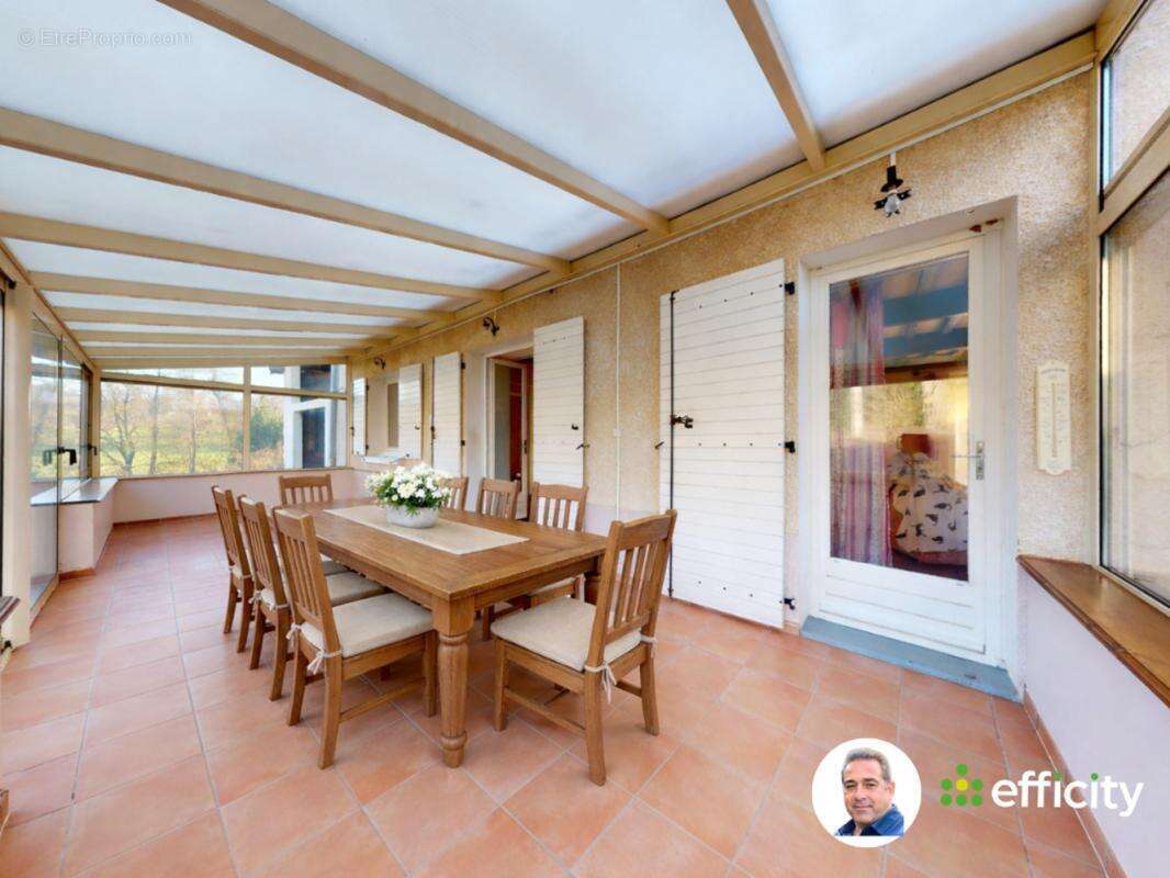 Maison 222 m² à Baneins  - photo 2