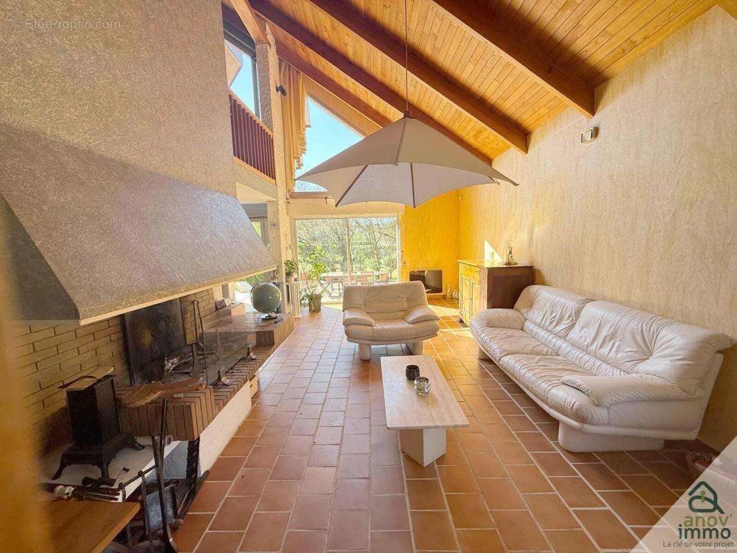Maison à FLEAC