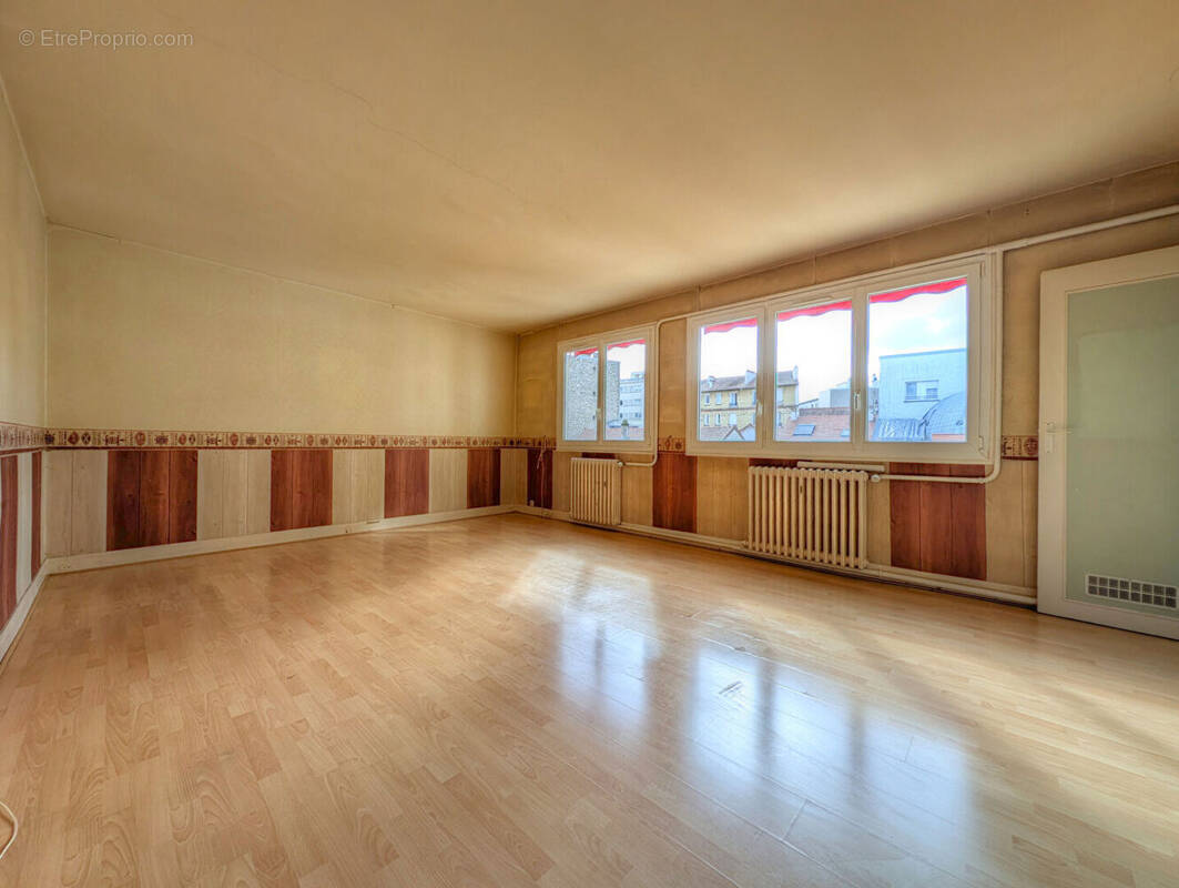 Appartement à LA GARENNE-COLOMBES