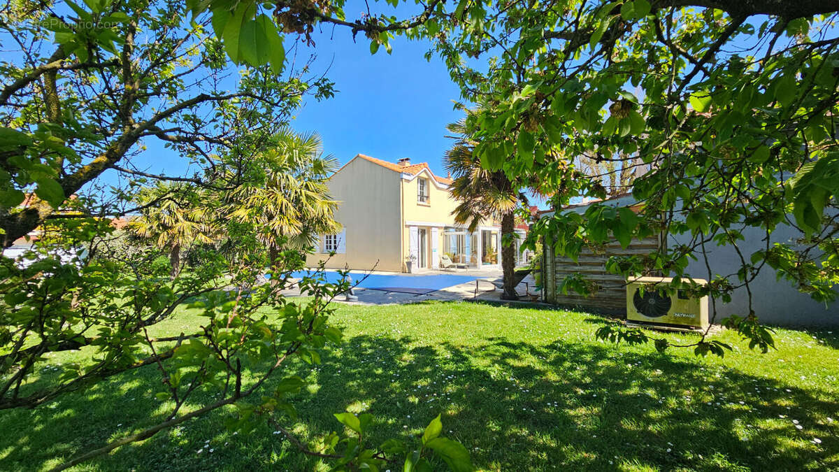 Maison à SAINT-SEBASTIEN-SUR-LOIRE