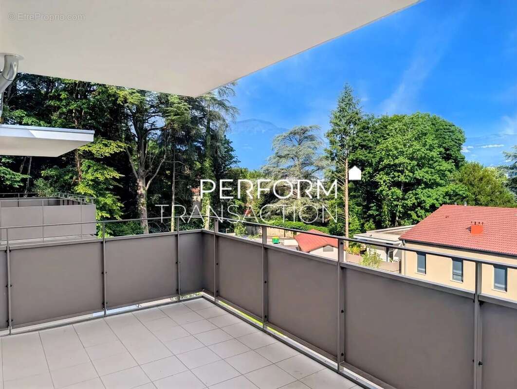 Appartement à POISAT