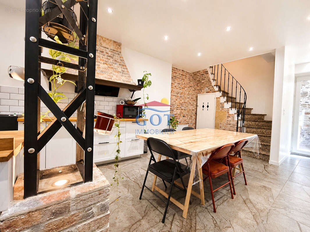 En exclusivité GOT Immobilier - Maison de ville R+1 de 101 m² - 4 chambres - Cour intérieure - photo 11