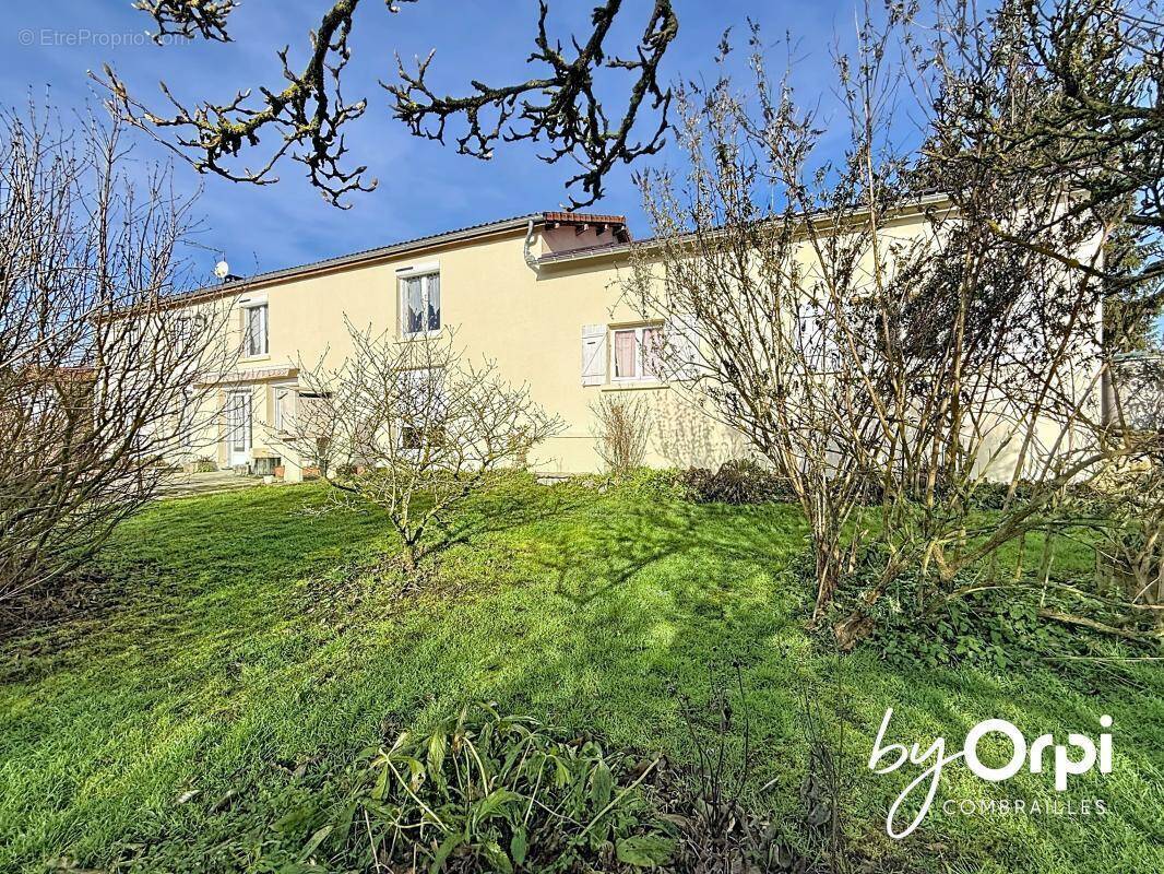 Maison à SAINT-ELOY-LES-MINES