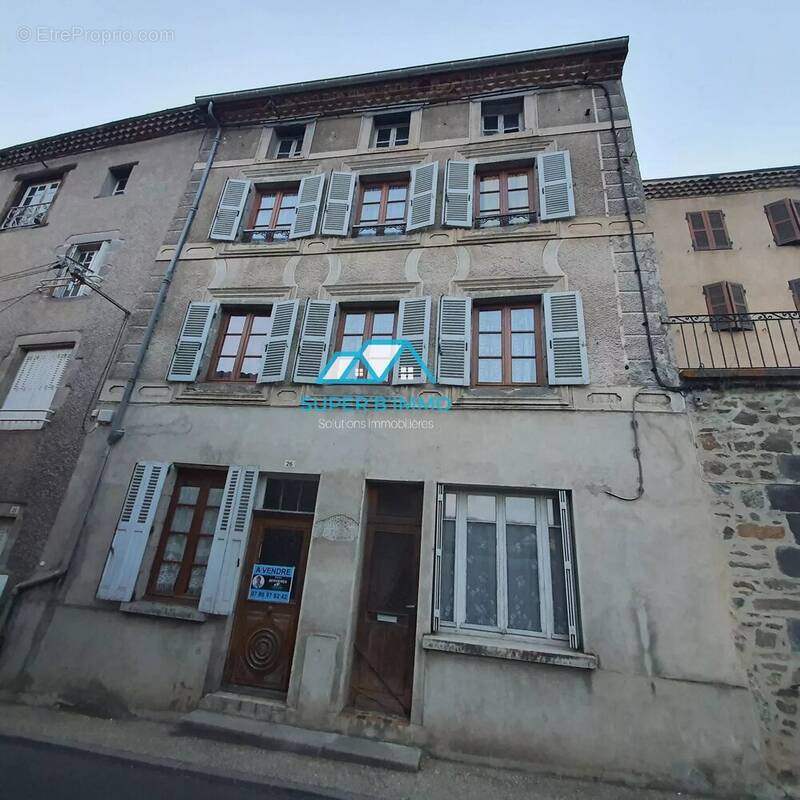 Maison à LAVOUTE-CHILHAC