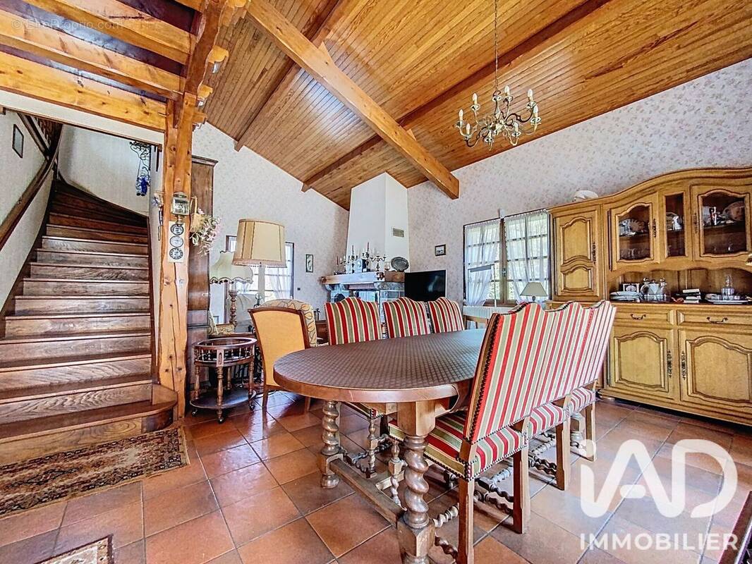 Photo 1 - Maison à LE TUZAN
