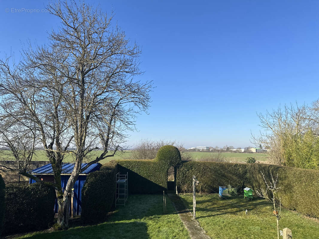 Maison à TOUSSUS-LE-NOBLE