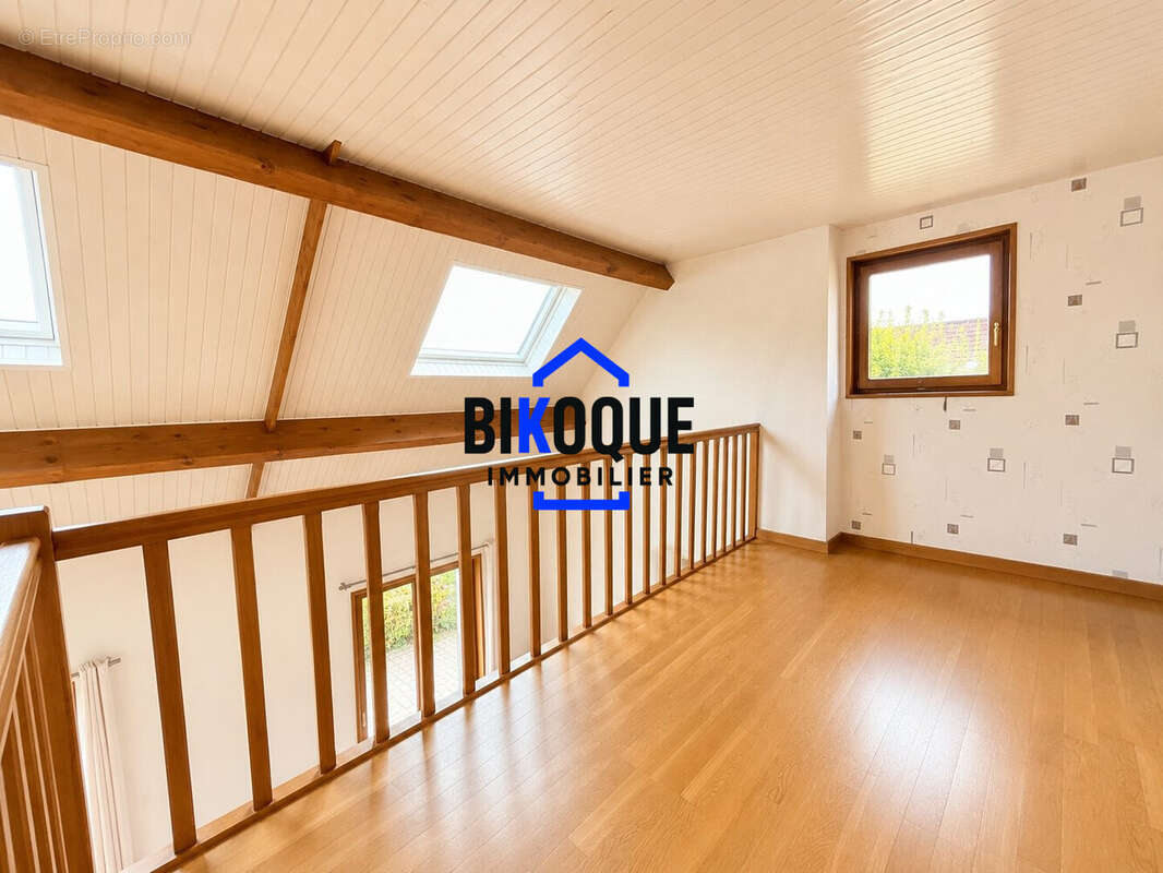 Maison 100 m² à Teteghem  - photo 2