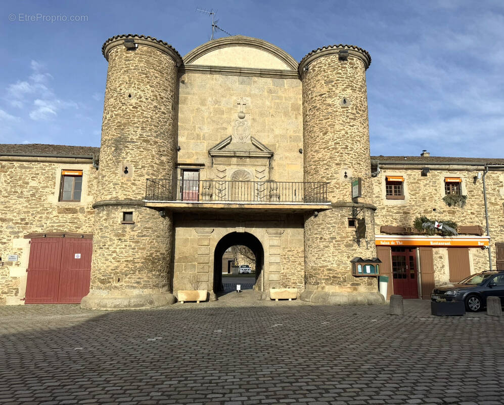 Maison à SAINTE-CROIX-EN-JAREZ