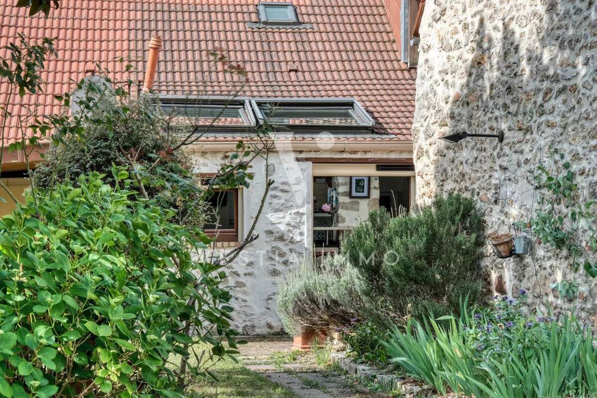 Maison à LEUVILLE-SUR-ORGE