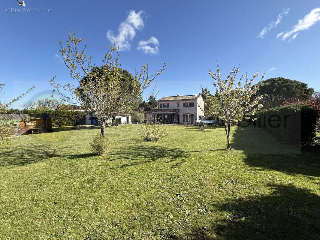 Maison à MONTAIGUT-SUR-SAVE