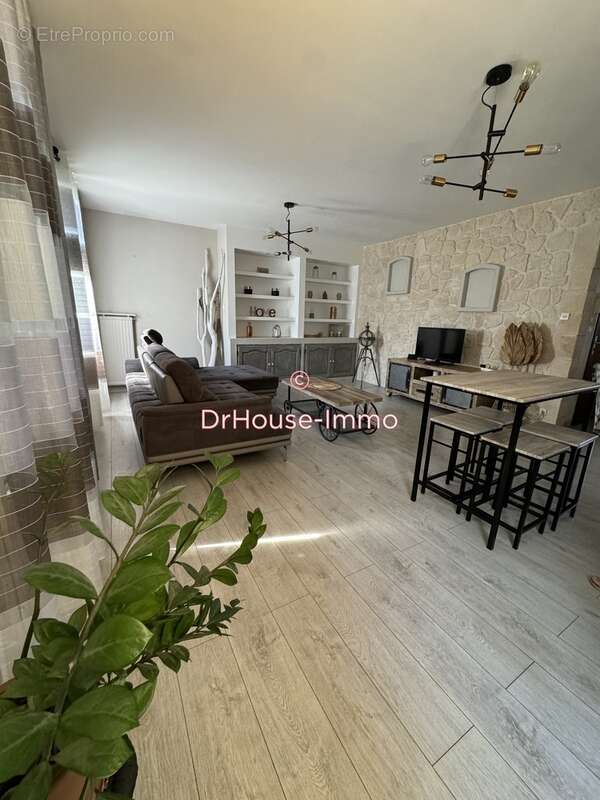 Appartement à CHATEAUNEUF-LES-MARTIGUES