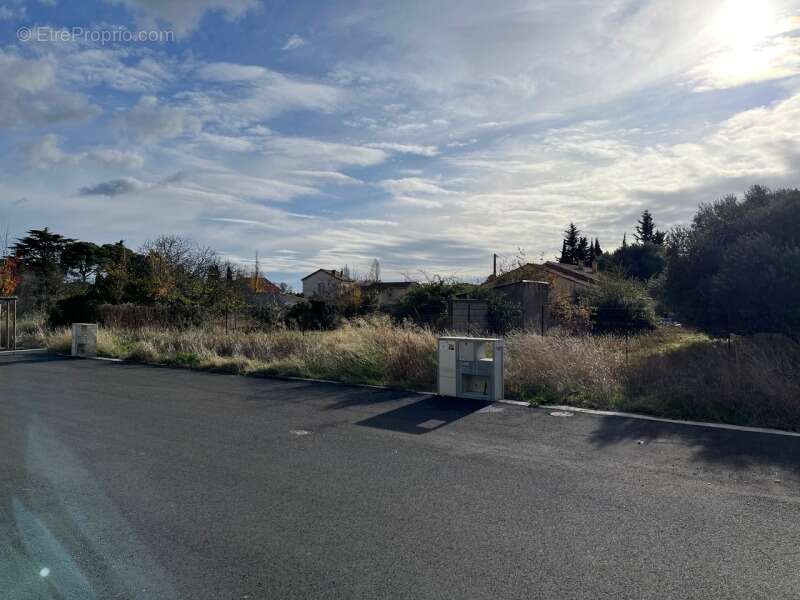 Terrain à LEZIGNAN-LA-CEBE