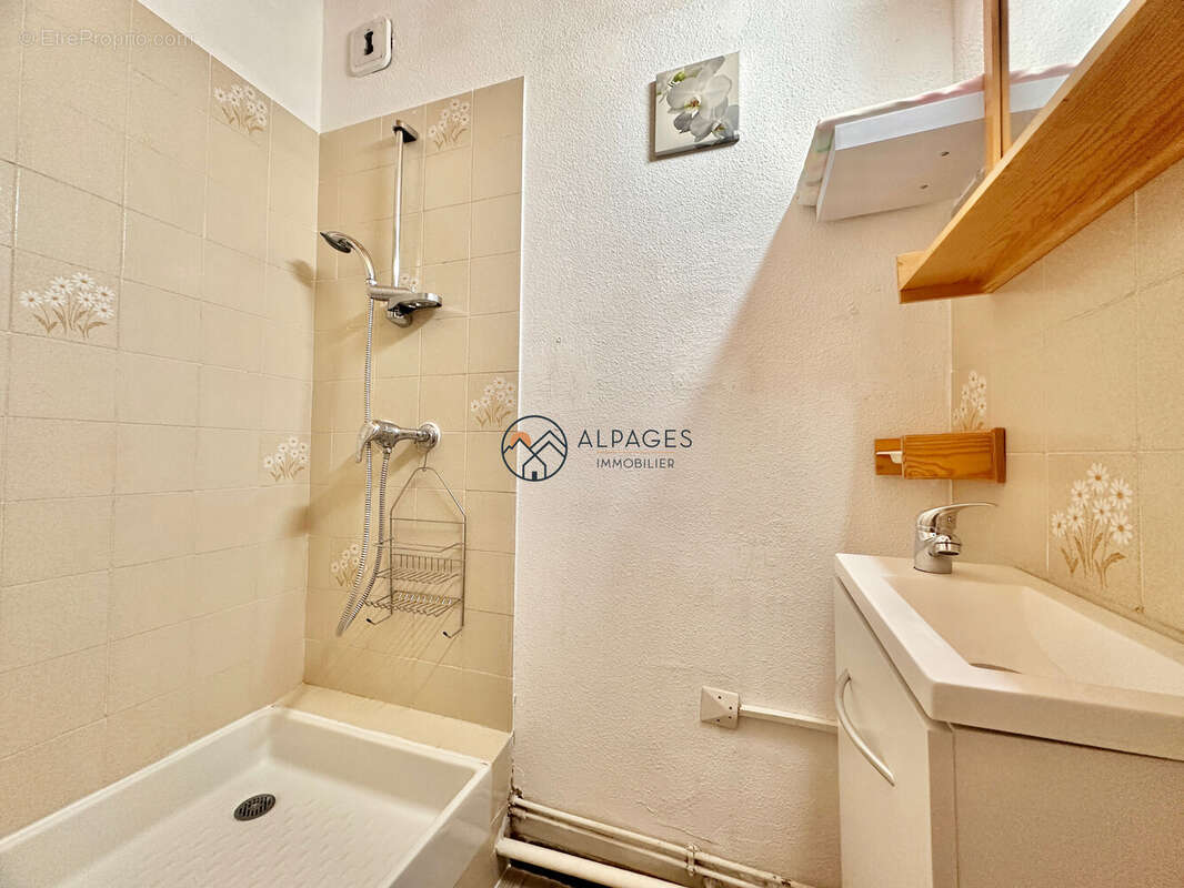 Appartement à AIGUILLES