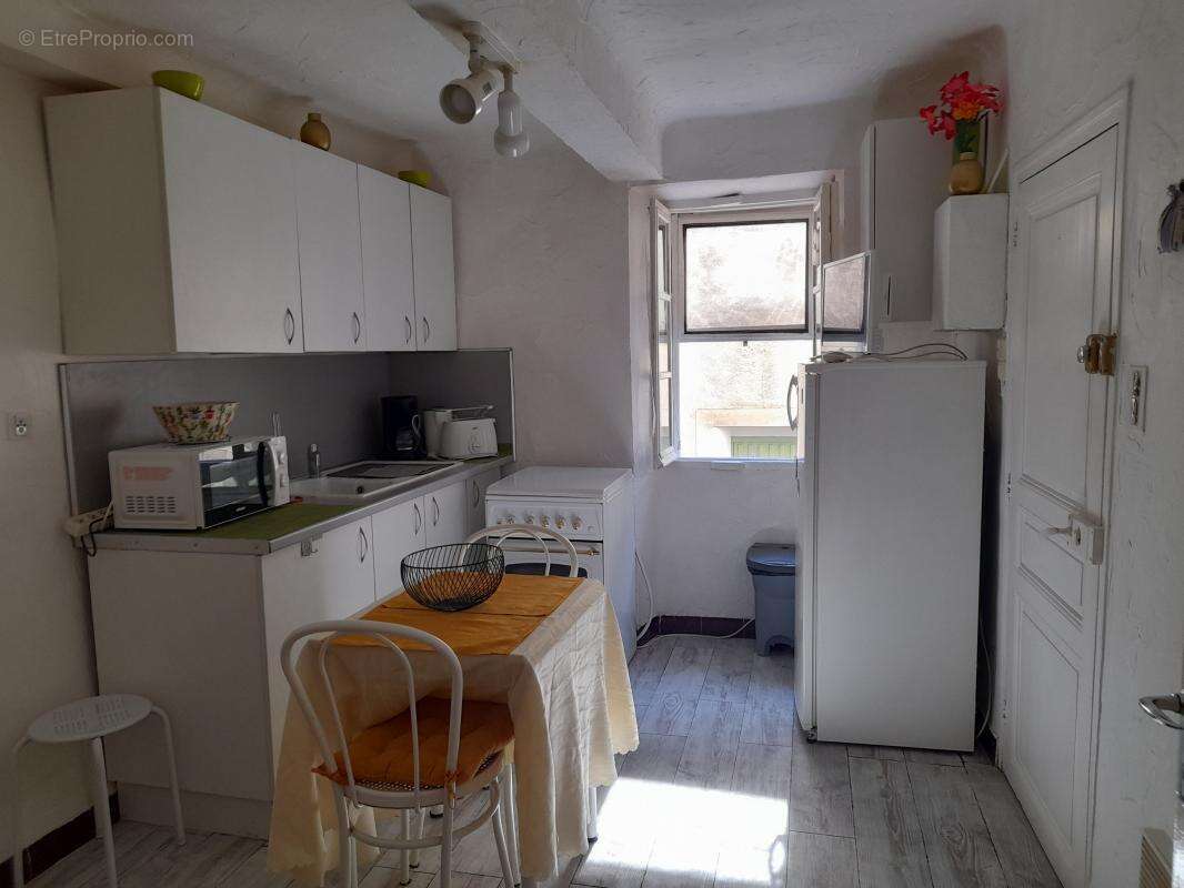 Appartement à GREOUX-LES-BAINS