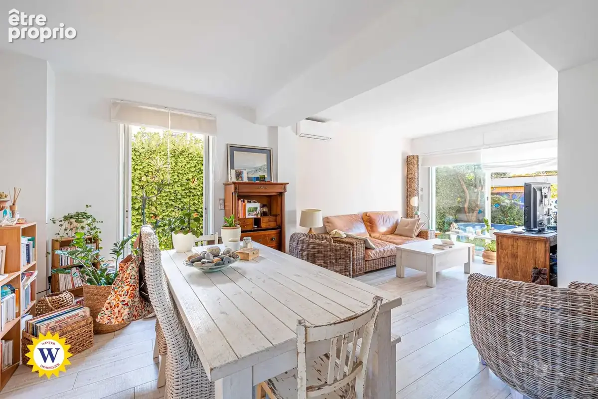 VILLENEUVE-LOUBET PLAGE - Superbe maison individuelle composée de 2 appartements, 147 m2 sur 2 niveaux, jardin, garage, au calme - photo 6