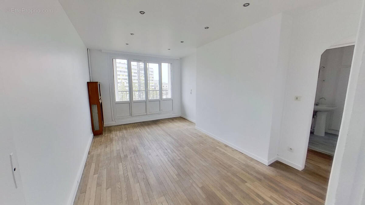 Appartement à PARIS-20E