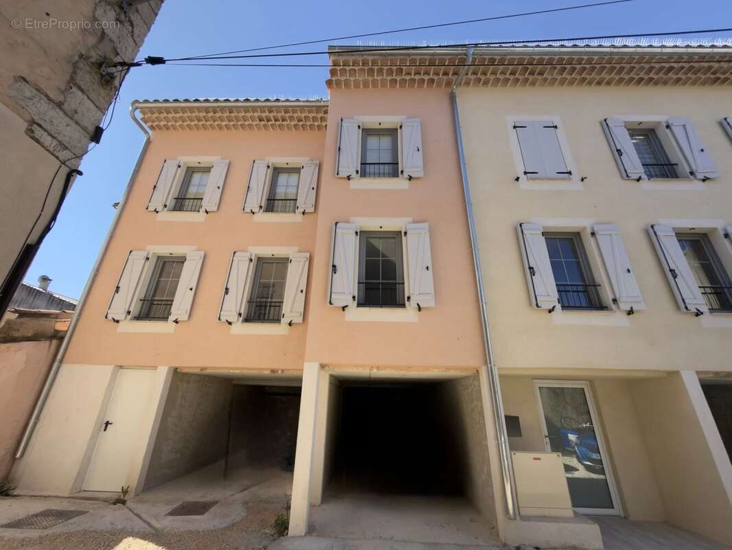 Appartement à SAINT-MAXIMIN-LA-SAINTE-BAUME