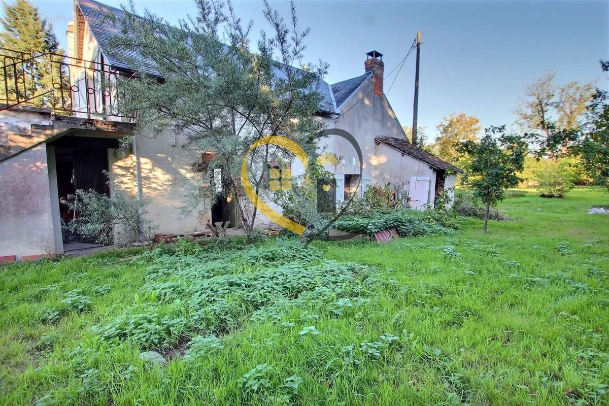 Maison à SENS-BEAUJEU