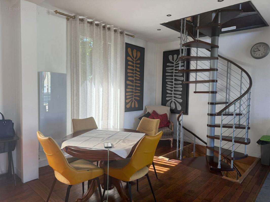 Maison à SARTROUVILLE