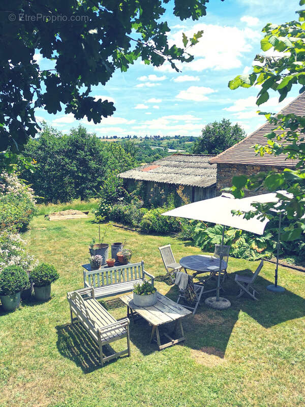 Maison d'artiste avec jardin botanique, source - Terrain 1,6 hectare - photo 14