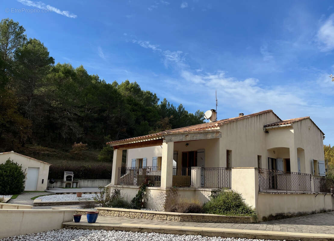Maison à MALEMORT-DU-COMTAT