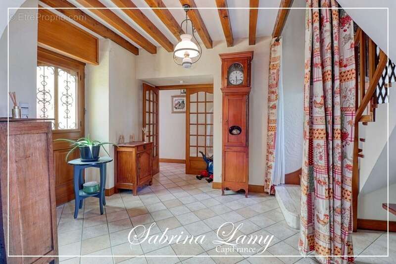  À Vendre : Élégante Propriété de Prestige en Pierre Meulière - 214 m² sur 2508 m² de Terrain - 5 chambres - photo 17
