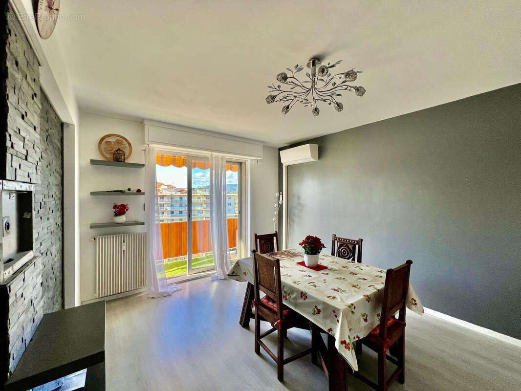 Appartement à LE CANNET