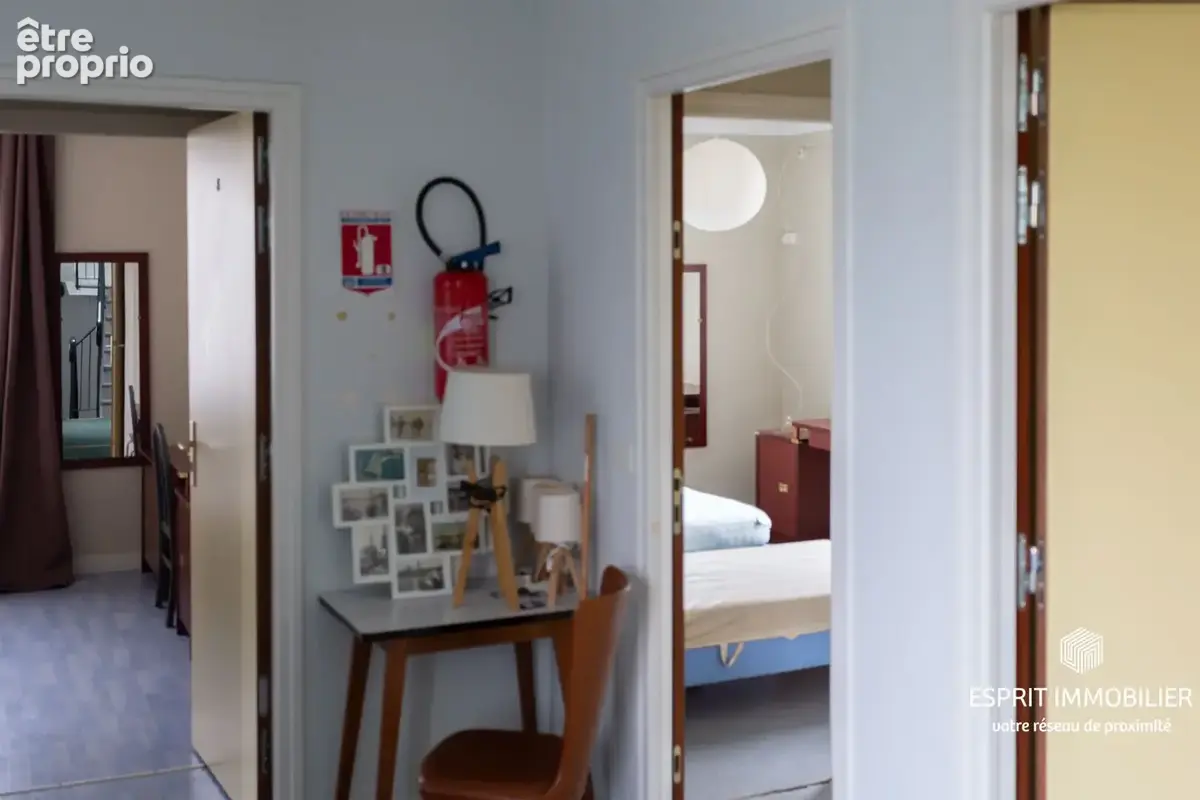 Concarneau - Immeuble avec local commercial, appartement et chambres d'hôtel - photo 7