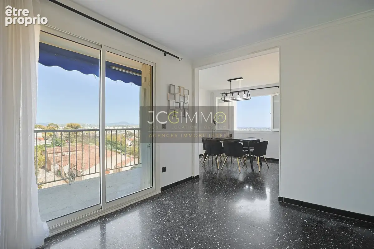 Appartement T4 vue Mer + 2 Balcons + Garage + Cave - photo 3