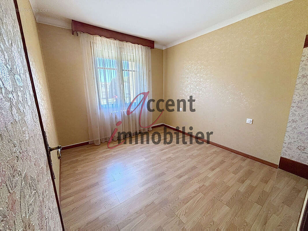 Grande maison familiale de 280 m² avec piscine sur 3 000 m² de terrain - photo 16