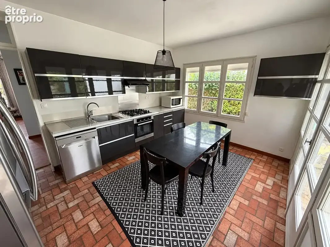Alençon. secteur recherché charme et authenticité pour cette élégante maison de caractère - photo 4
