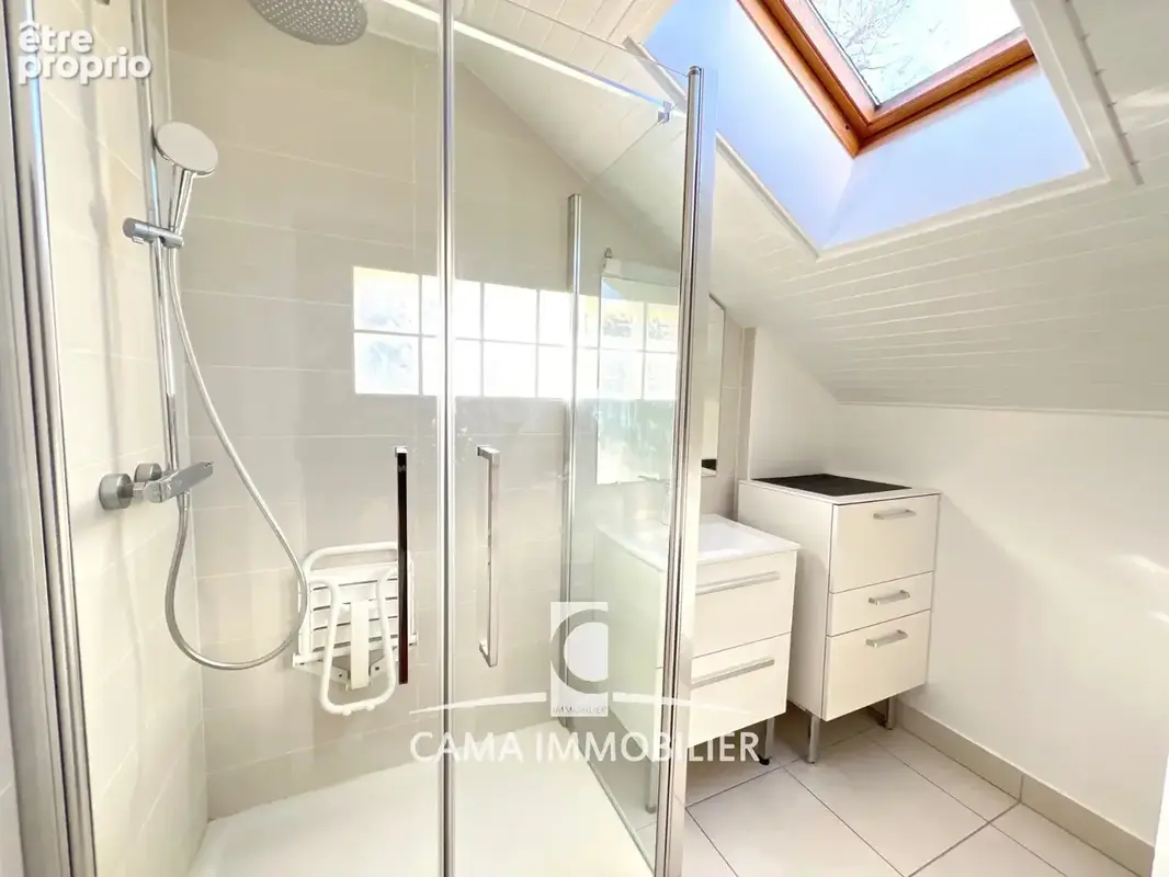 EXCLUSIVITE.  A Buc Maison de quatre chambres avec sous sol total sur un terrain clos de 650m2 environ - photo 12