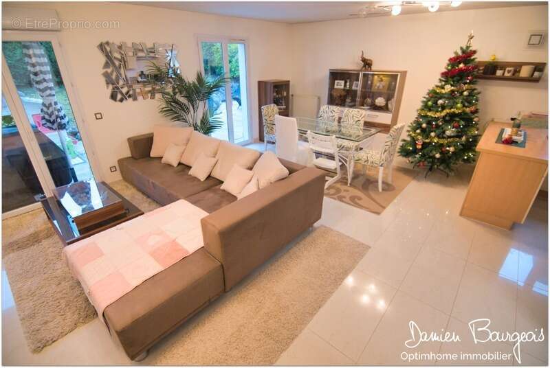 Maison à PREVESSIN-MOENS