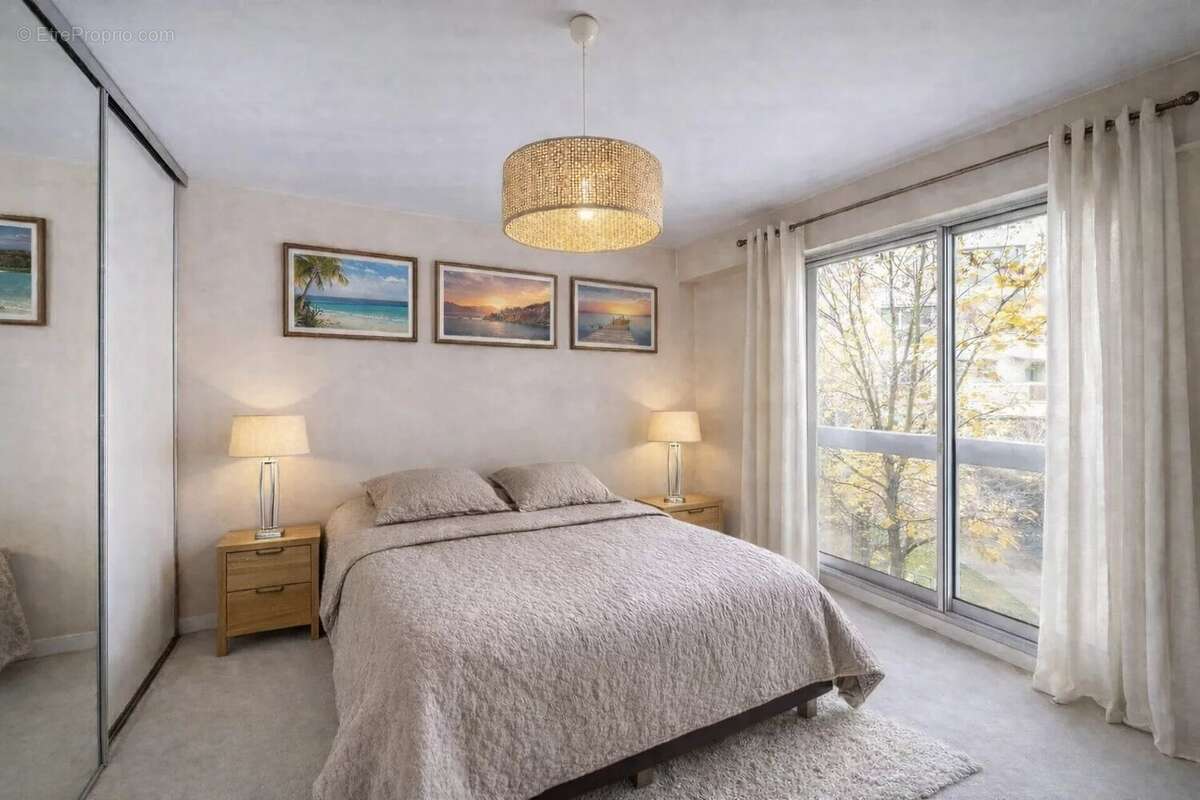 Appartement à NEUILLY-SUR-SEINE