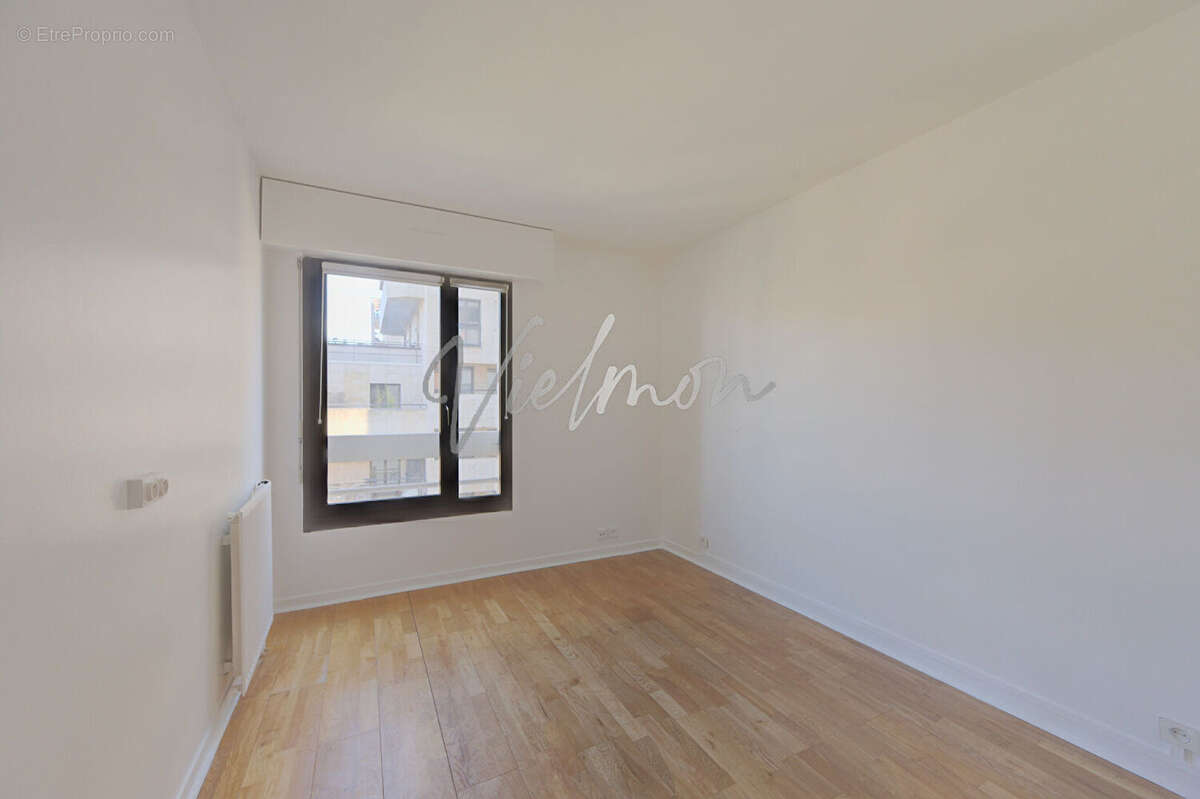 Appartement à LEVALLOIS-PERRET