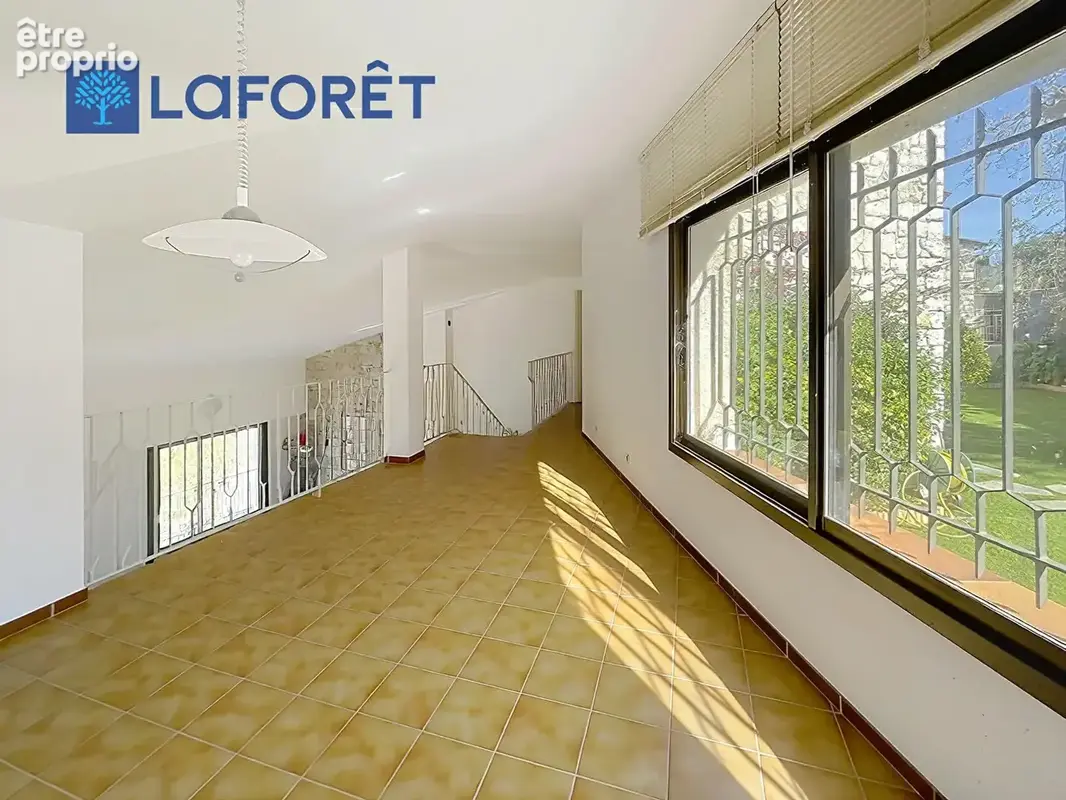 Maison Cagnes Sur Mer 10 pièce(s) 330m2 - photo 11
