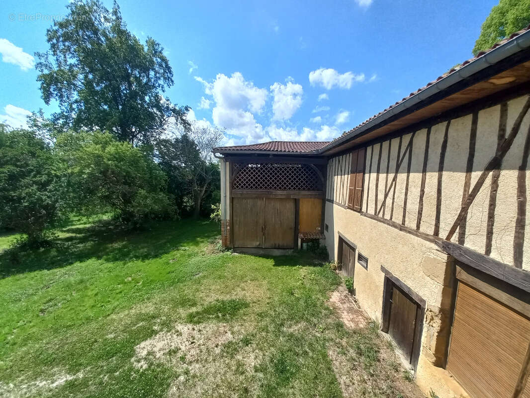 Maison à TRIE-SUR-BAISE