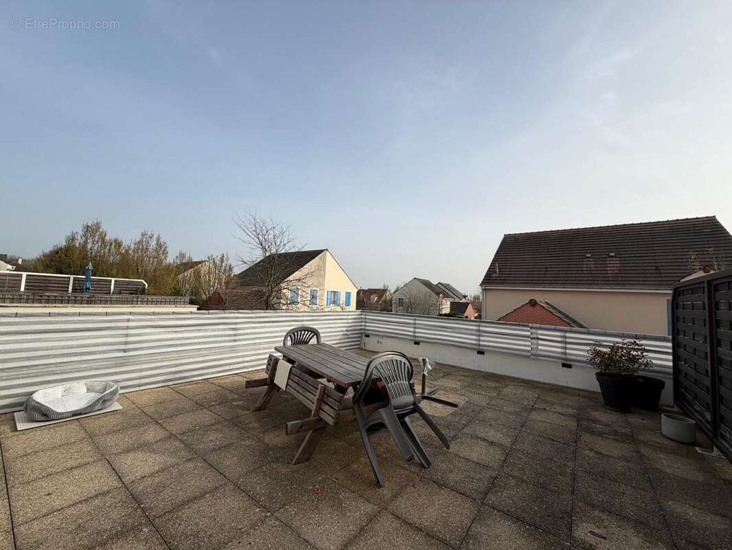 Maison à SAVIGNY-LE-TEMPLE