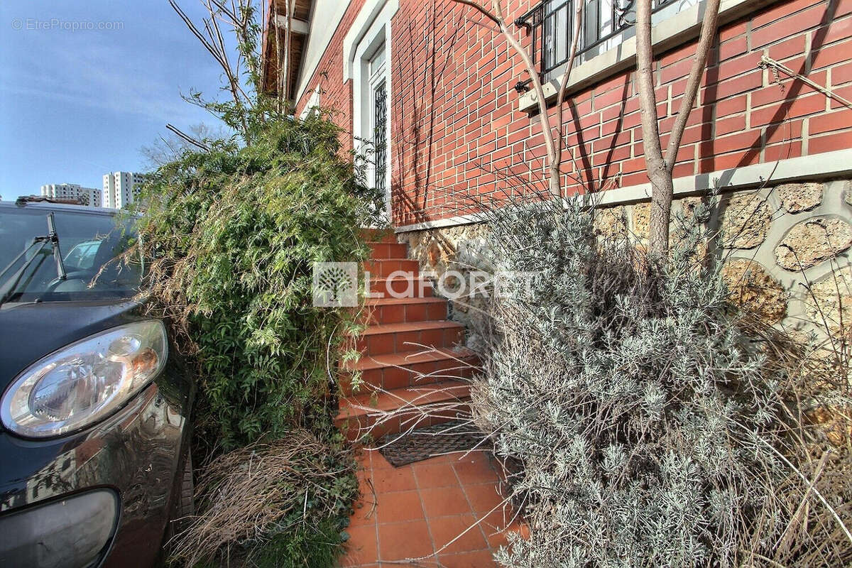 Sans vis-a-vis - calme - grand terrain - poss agrandissement - photo 8