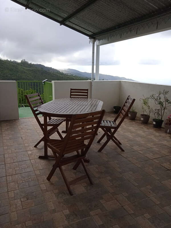MAISON F7/8  - 180 m2 - Terrain 1200 m2 - BDN SAINTE CLOTILDE (97490) - photo 11
