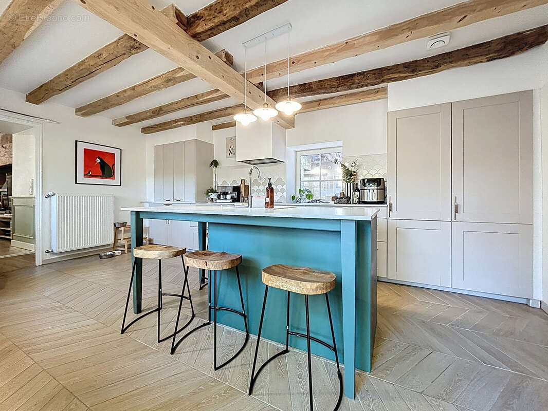 Maison à SAINT-PANTALEON-DE-LARCHE