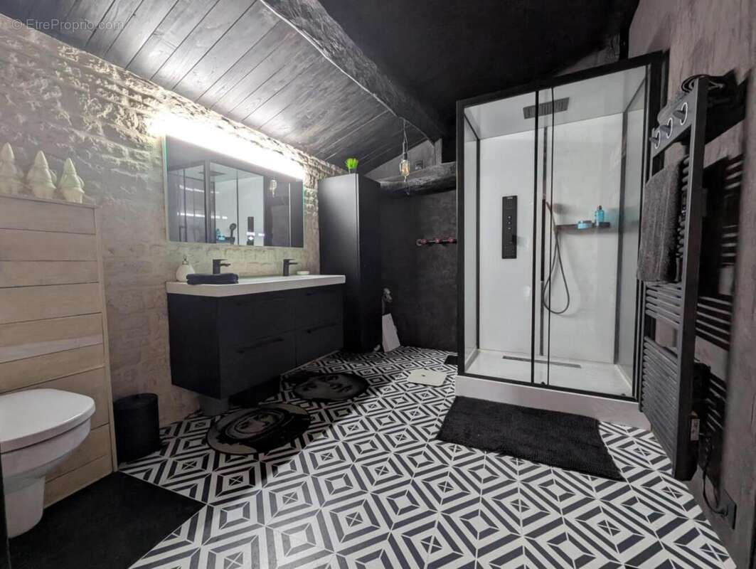 Maison 330 m² à Francois  - photo 9