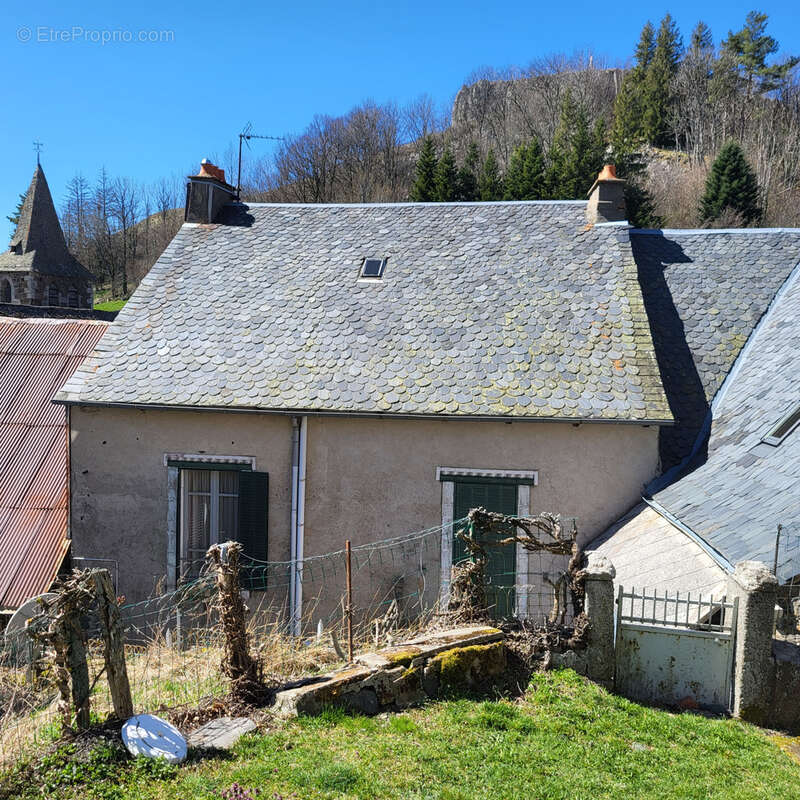 Maison à APCHON